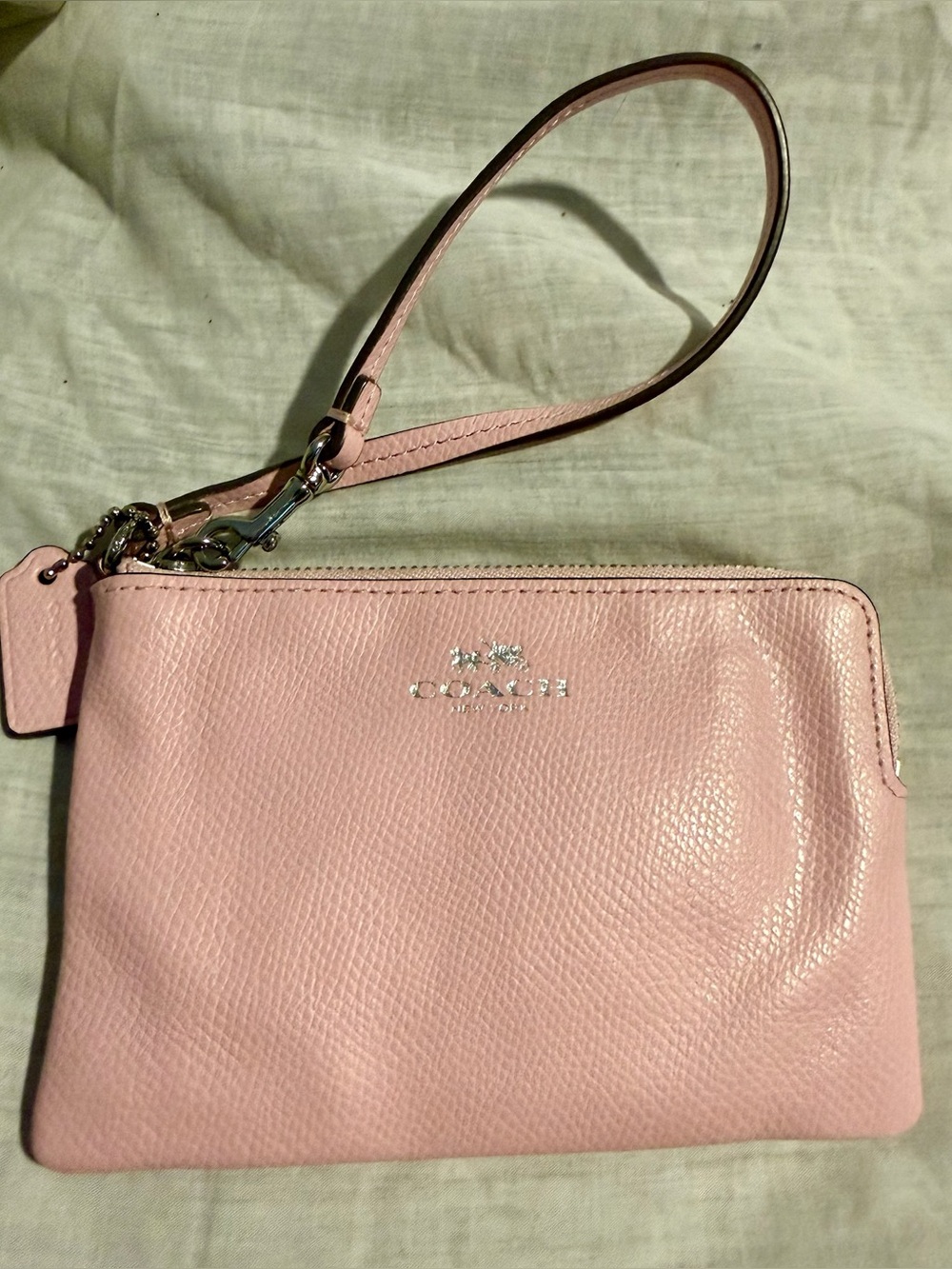 #Vintage Y2K Coach Double Zip Wallet Wristlet
Pebble Leather Pink